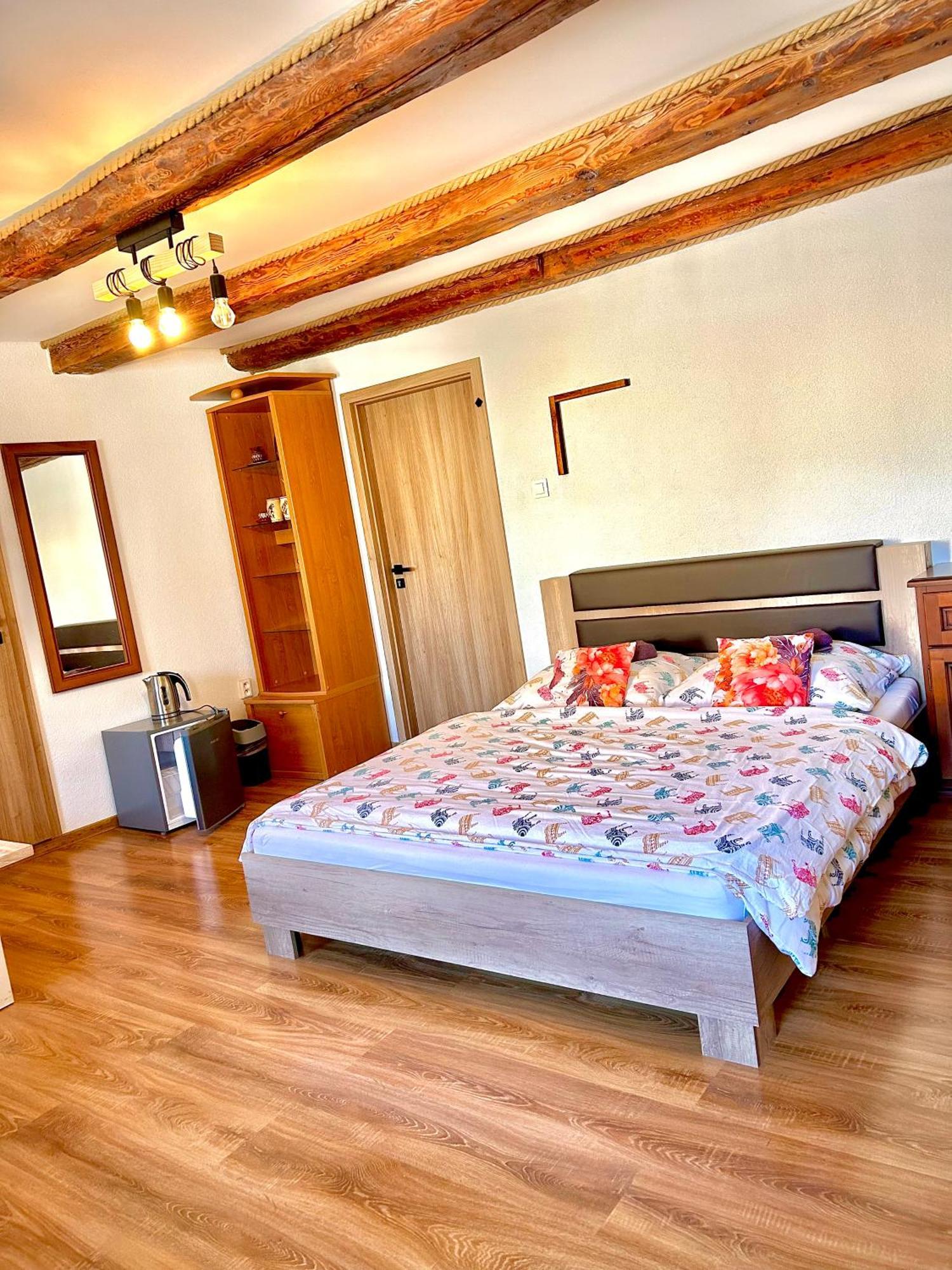 Apartman Velicka Vinaren Poprad Exterior photo